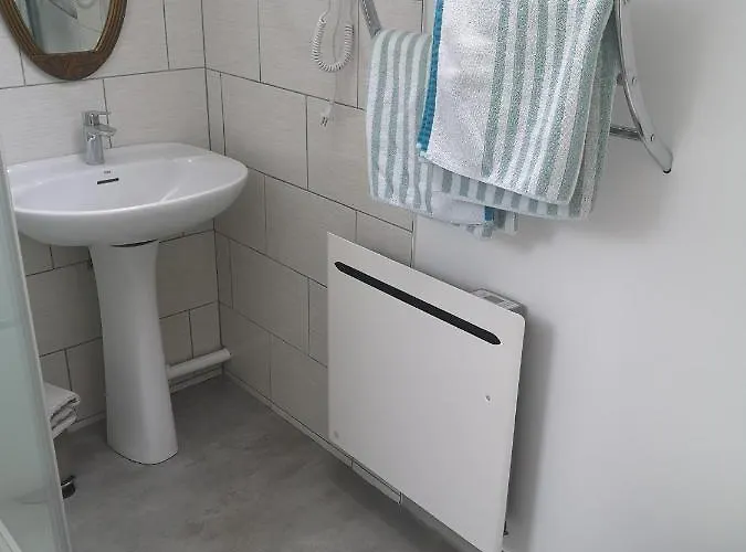 Au Terminus 3 Climatise הוטווילר